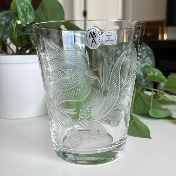 Vintage Metropolitan Museum of Art Etched Glass Vase Decor - Picture 3 of 13